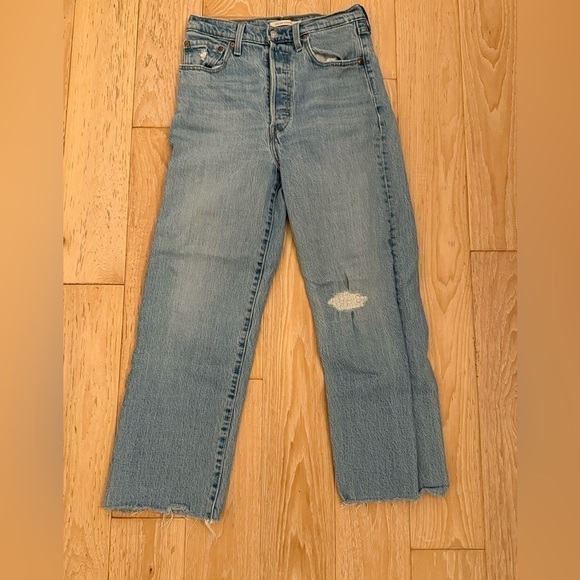 Levi's Light Blue Straight Leg Jeans - Picture 2 of 7